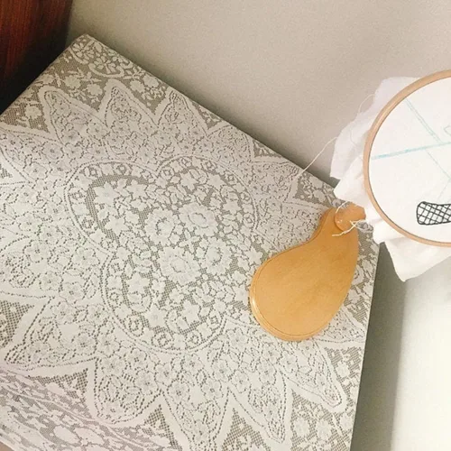 Vista 5 de Mantel cuadrado de encaje floral Aristocrata, tamaño cuadrado de 40 pulgadas