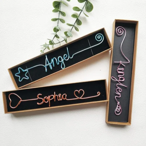 Vista 3 de Generic Marcapáginas de alambre de aluminio personalizado, un marcador de nombre elegante, una forma única para los amantes de los libros (opcional)