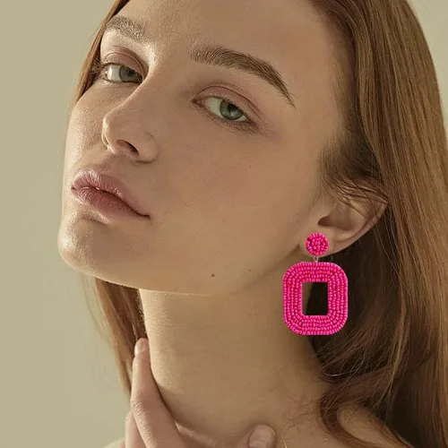 Vista 2 de Aretes de gota hechos a mano con cuentas de semilla de corazón, aretes colgantes bohemios para mujer