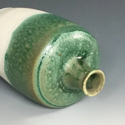 Vista 4 de Hand made wheel thrown white green vase, bottle. Home décor. Vase for summer, spring, fall flowers to add beauty to your home and office.