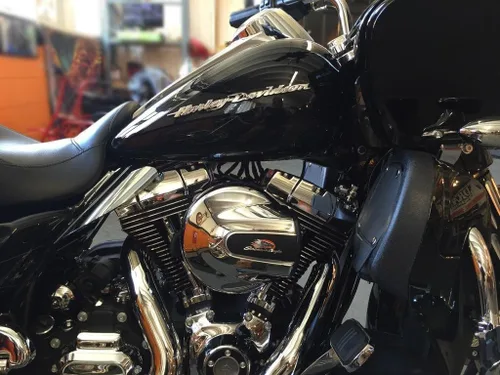 Vista 4 de Kit de elevación de tanque de gasolina personalizado hecho en Estados Unidos de 2 pulgadas, se adapta a Harley Baggers y modelos Touring 2000