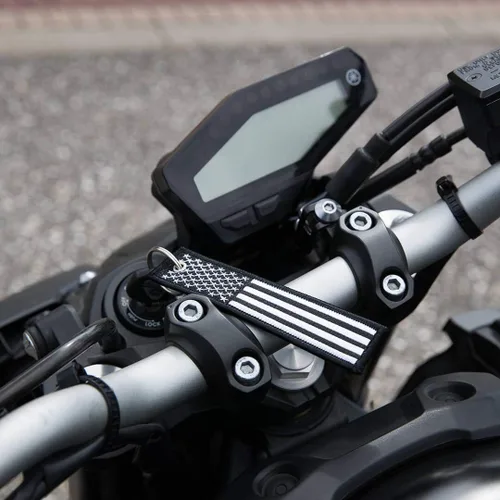 Vista 4 de Llavero de bandera con llavero, EDC para motocicletas, scooters, coches y regalos