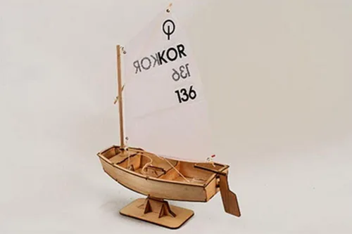 Vista 5 de Kit de modelo de madera de escritorio Optimist Dinghy / YG021