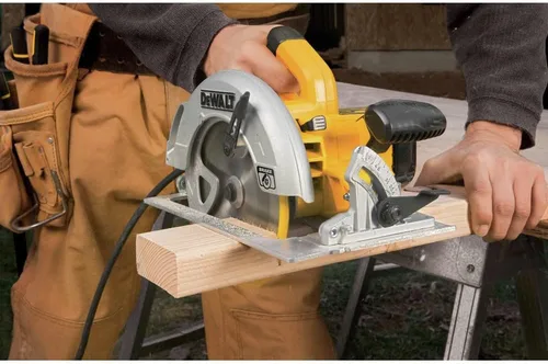 Vista 5 de DEWALT Sierra circular de 7 1/4 pulgadas, giratoria con bisel de hasta 57 grados, con cable (DWE575SB)