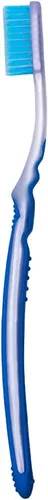 Vista 7 de Colgate Cepillo de dientes delgado y ultra compacto, extra suave (los colores varían), paquete de 6