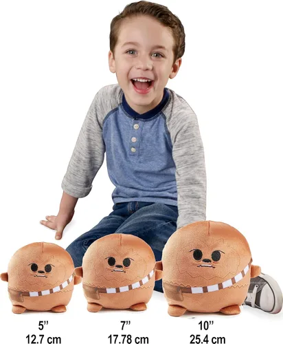 Vista 2 de Mattel Star Wars Cuutopia - Figura de peluche, muñeca de almohada redonda suave Chewbacca de 10 pulgadas, juguete coleccionable inspirado