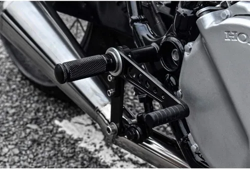 Vista 6 de 0051 Motocicleta Rearsets Delantero Controles Cafe Racer CNC Aleación de Aluminio Universal 1 Par Negro