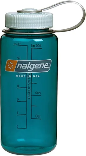 Vista 4 de Nalgene Sustain Tritan - Botella de agua sin BPA hecha con material derivado del 50% de residuos plásticos, 16 onzas, boca ancha