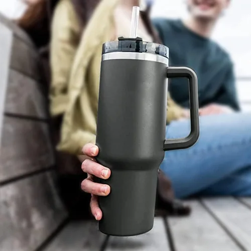 Vista 7 de Paquete de 10 popotes de repuesto para Stanley de 40 onzas y 64 onzas, vaso de viaje Adventure Quencher, popotes reutilizables con cepillo