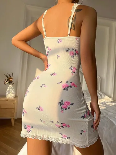 Vista 2 de SHENHE Camisón sexy acanalado con cuello en V profundo y estampado floral y ribete de encaje para mujer