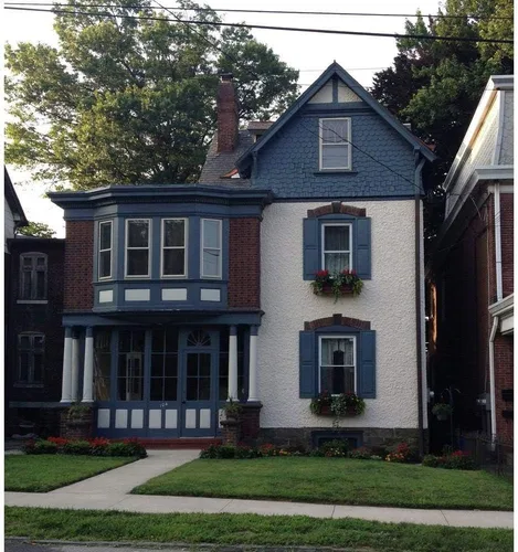 Vista 20 de Ekena Millwork Vinilo estándar, dos paneles iguales con persianas de panel elevado, LP2S12X03900MB