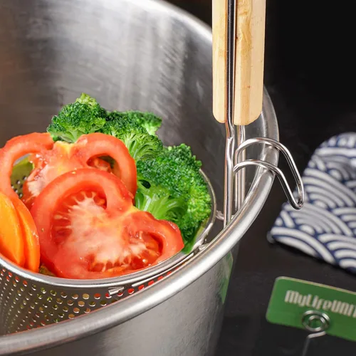 Vista 5 de MyLifeUNIT Cuchara coladora de espagueti, colador de alimentos de acero inoxidable con asa, 4.4 x 4.6 x 14.7 pulgadas