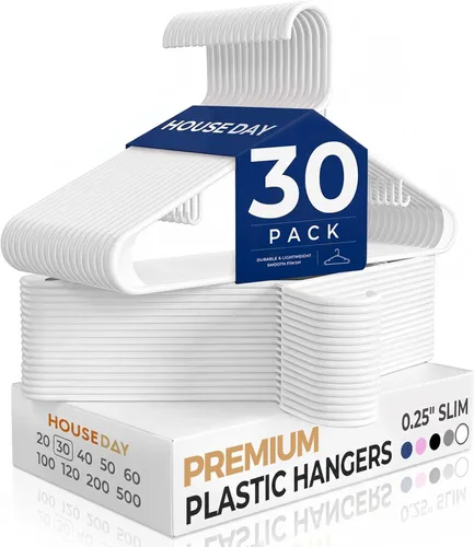 HOUSE DAY Paquete de 30 perchas de plástico blancas, perchas delgadas que Perchas duraderas que soportan hasta 7 libras con ganchos de correa Blanco