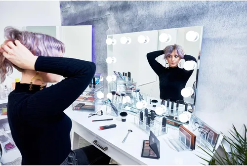 Vista 7 de iDesign The Sarah Tanno Collection - Cubo organizador de cosméticos, 4 x 4 x 4.25 pulgadas, transparente