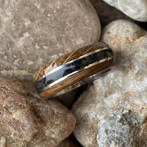 Vista 6 de Whiskey Barrel and Dinosaur Bone Wedding Band