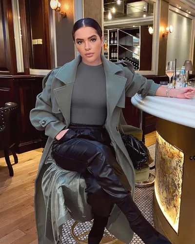 Vista 3 de OQQ Camiseta de manga larga de 3 piezas para mujer, cuello redondo, elástica, ajustada, con capas