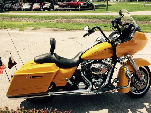 Vista 3 de Kit de elevación de tanque de gasolina personalizado hecho en Estados Unidos de 2 pulgadas, se adapta a Harley Baggers y modelos Touring 2000