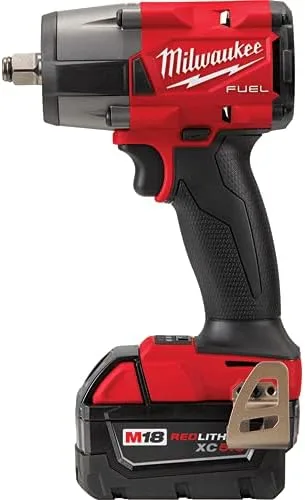 Vista 2 de Milwaukee Llave de impacto M18 FUEL Mid-Torque de 1/2" con kit de anillo de fricción