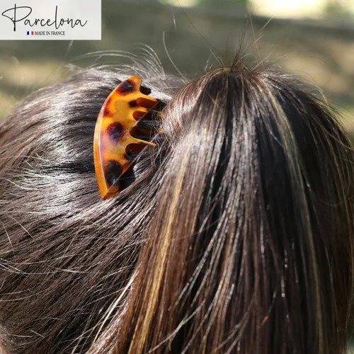 Vista 2 de Parcelona French Medium Interlocking 5 Dientes Celuloide Light Shell Juego de 2 Peines Laterales Francés Flexibles Durables Fuerte Fijación Pinzas