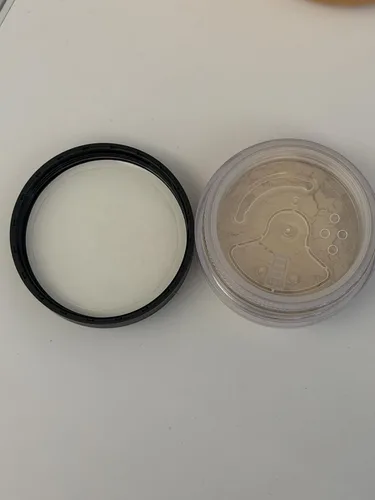 Vista 7 de Corrector cosmético tapa ojeras con protector solar factor 20.