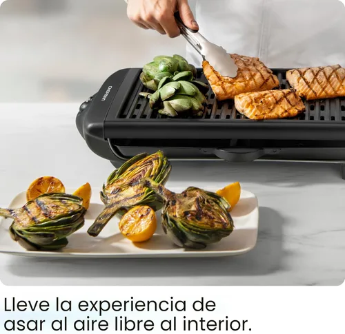 Vista 2 de Chefman Parrilla eléctrica para interiores sin humo con superficie de cocción antiadherente y perilla de temperatura ajustable de cálido a abrasador