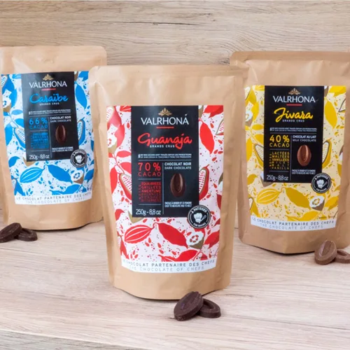 Vista 10 de Valrhona Premium French Barras de Chocolate Negro para Hornear (Feves). Clásico GUANAJA 70% Cacao. Fácil de Derretir. Fácil de Picar. Intenso