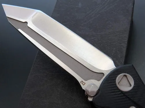 Vista 4 de Eafengrow EF55 Cuchillo de Bolsillo Plegable Mango G10 Hoja de Acero D2 Navaja Herramienta EDC Cuchillo para Trabajo Camping con Clip (Negro)