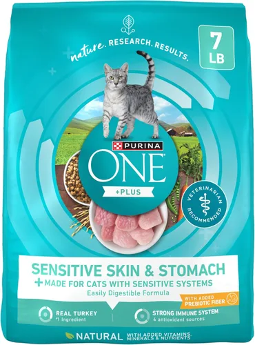 Vista 13 de Purina ONE Estómago sensible, piel sensible, alimento seco natural para gatos, fórmula +Plus para piel y estómago sensible, bolsa de 3.5 libras