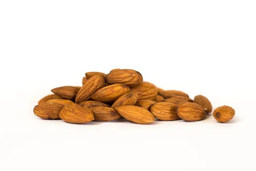 Vista 3 de Almendras crudas naturales enteras de 16 onzas pasteurizadas al vapor de la granja familiar Sohnrey (paquete de 3)