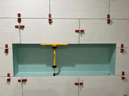 Vista 5 de Soporte patentado de nicho de azulejos PLANUM - Kit de herramientas de azulejos de nicho de ducha para remodelación y construcción del hogar