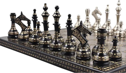 Vista 7 de Juego de piezas y tablero de ajedrez de lujo de metal de latón inspirado en la soviética - 14" - Arte único