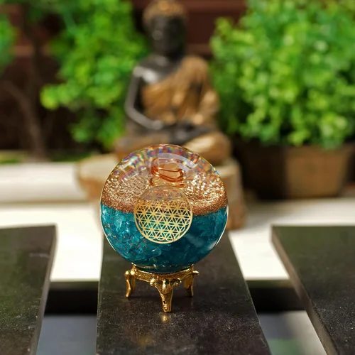Vista 4 de Orgonite Crystal Bola de cristal azul aguamarina con soporte para energía positiva, equilibrio de chakras, con símbolo de flor de la vida