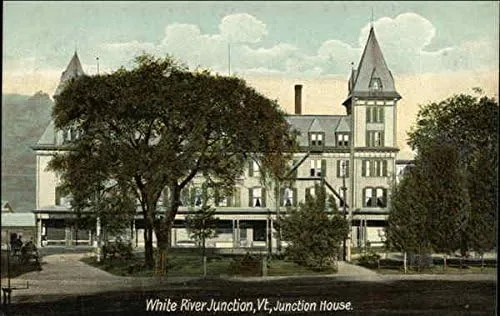 Street View of Junction House White River Junction, Vermont VT Original Antique Postcard