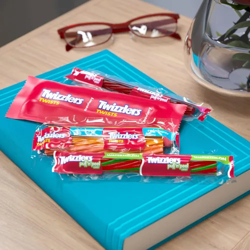 Vista 5 de TWIZZLERS Surtido estilo de regaliz saborizado, paquete de fiesta a granel de caramelo, 46.34 oz