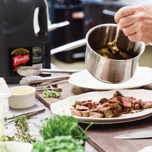 Vista 7 de French's Salsa Worcestershire, 1 galón – Contenedor de un galón de salsa Worcestershire sin gluten, perfecto como ablandador de carne, adobos