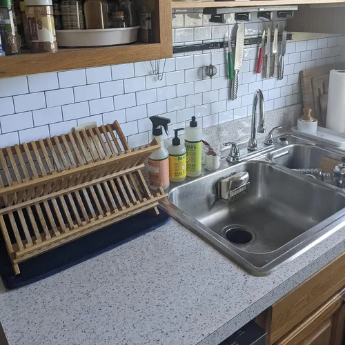 Vista 3 de burgeliy Película autoadhesiva de vinilo de 15.8 x 80 pulgadas, película de modificación automática, punto de onda blanco brillante para baño