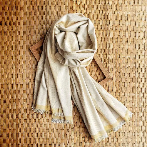 Vista 8 de Andean Vertical Lines - Manta de mezcla de algodón de alpaca, tejida suave y cálida, diseño a rayas, 72 x 52 pulgadas (marfil/dorado)