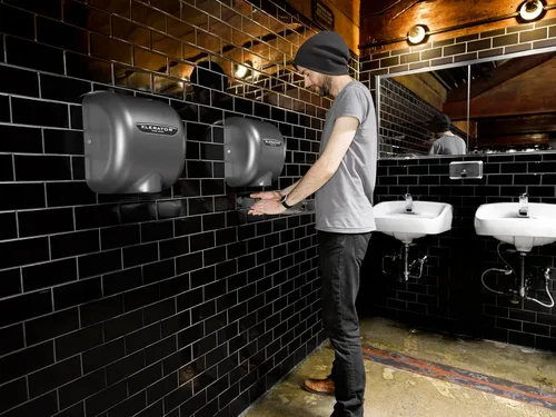 Vista 7 de Secador de manos automático XLERATOR XL-GR para montaje en la pared con cubierta termoestable (BMC) color grafito, 12-11/16" de alto x 11-3/4