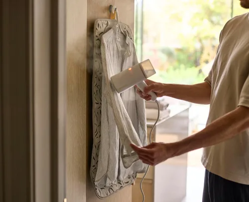 Vista 6 de Joseph Joseph Swift - Alfombrilla de planchar plegable con soporte de silicona para planchar, resistente al calor y al vapor, almohadilla