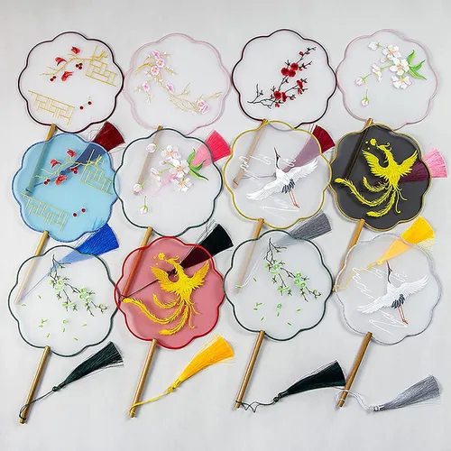 Vista 8 de Ventilador de mano bordado de seda translúcida, ventilador redondo chino, ventilador de mano antiguo, ventilador de baile tradicional de palacio