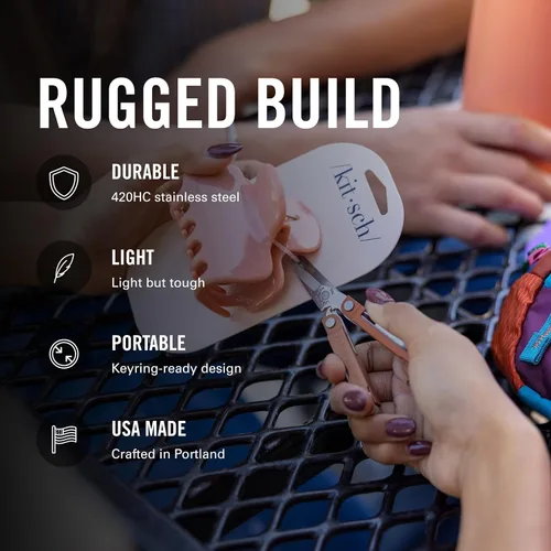 Vista 4 de LEATHERMAN, Micra, Multiherramienta de llavero con herramientas de aseo, Mini navaja de bolsillo para uso diario (EDC), Pasatiempos y actividades al