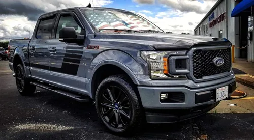 Vista 2 de Big Ant Parasol para automóvil, parasol para parabrisas de bandera estadounidense, mantiene el vehículo fresco, el mejor protector de visera