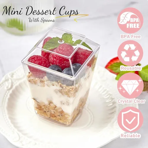 Vista 3 de TOFLEN Paquete de 50 tazas de postre de plástico de 5 onzas con tapas para fiestas, mini tazas cuadradas de postre con cucharas para yogur, parfait