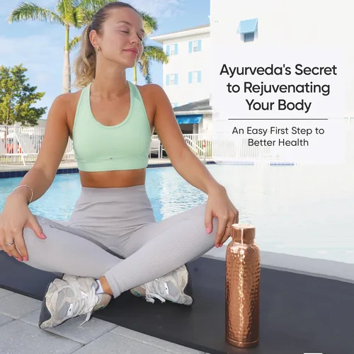 Vista 3 de Botella de agua de cobre 100% puro para agua potable – 34 oz (1000 ml) Acabado martillado con tapa a prueba de fugas Recipiente de cobre