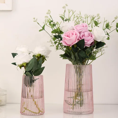Vista 17 de Juego de 4 jarrones de vidrio transparente, pequeños jarrones para flores, florero para ramo, moderno jarrón de vidrio acanalado para sala de estar