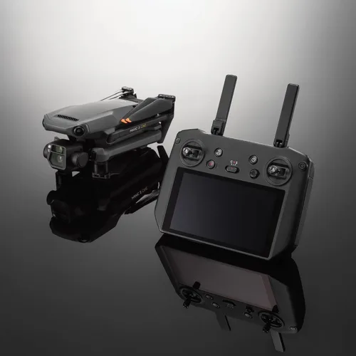 Vista 2 de DJI RC Pro, control remoto de alto rendimiento para DJI Mavic 3 Pro y más, pantalla de alta luminosidad de 1080p, rango de transmisión de 15 km