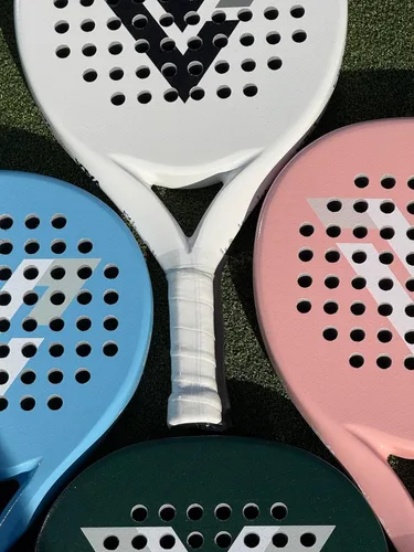 Vista 6 de VALA Raqueta de pádel, One Junior Edition, diseño ligero, hexágono 3D + tecnología Sandy Effect, para jugadores jóvenes