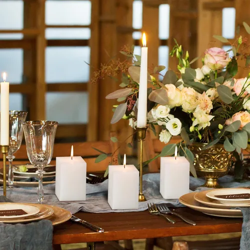 Vista 4 de KONNI Juego de 3 velas de pilar blancas cuadradas, 7 cm x 10 cm Velas de pilar sin perfume a granel, velas de combustión larga de 30 horas, velas