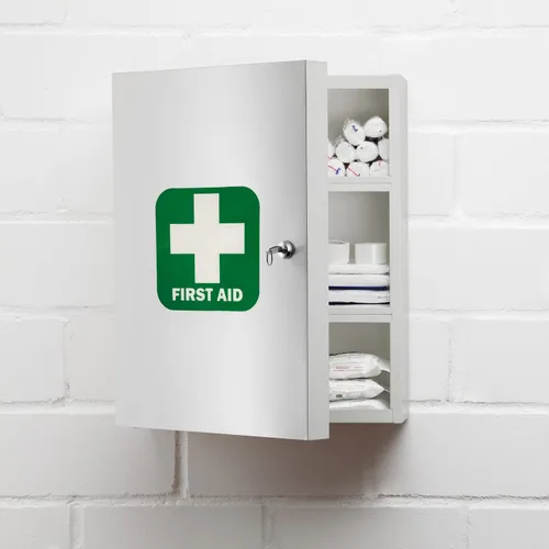 Vista 7 de Spy Spot Calcomanías verdes de primeros auxilios (paquete de 4) etiquetas autoadhesivas de emergencia de 3.5 x 3.5 pulgadas, calcomanías de vinilo