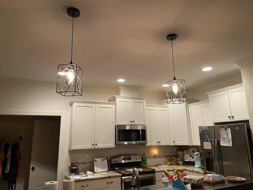 Vista 5 de HMVPL Juego de 2 lámparas colgantes de granja, juego de 2 lámparas colgantes negras con pantalla de cristal, mini lámpara de techo industrial